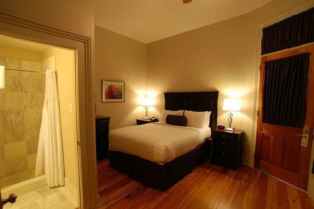 ניו אורלינס Inn On St. Peter, A French Quarter Guest Houses Property מראה חיצוני תמונה